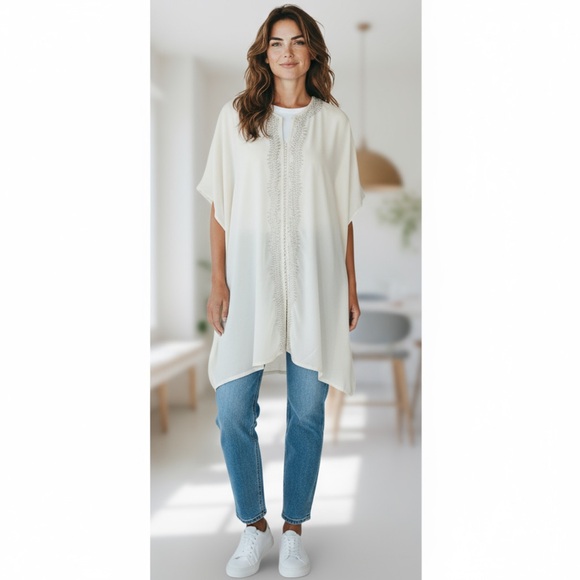 Jessica Mcclintock kimono bridal with pearls and studs embellishments one size